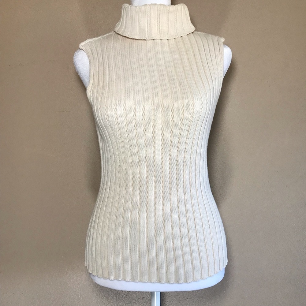 GAP knit turtle neck tank top size S